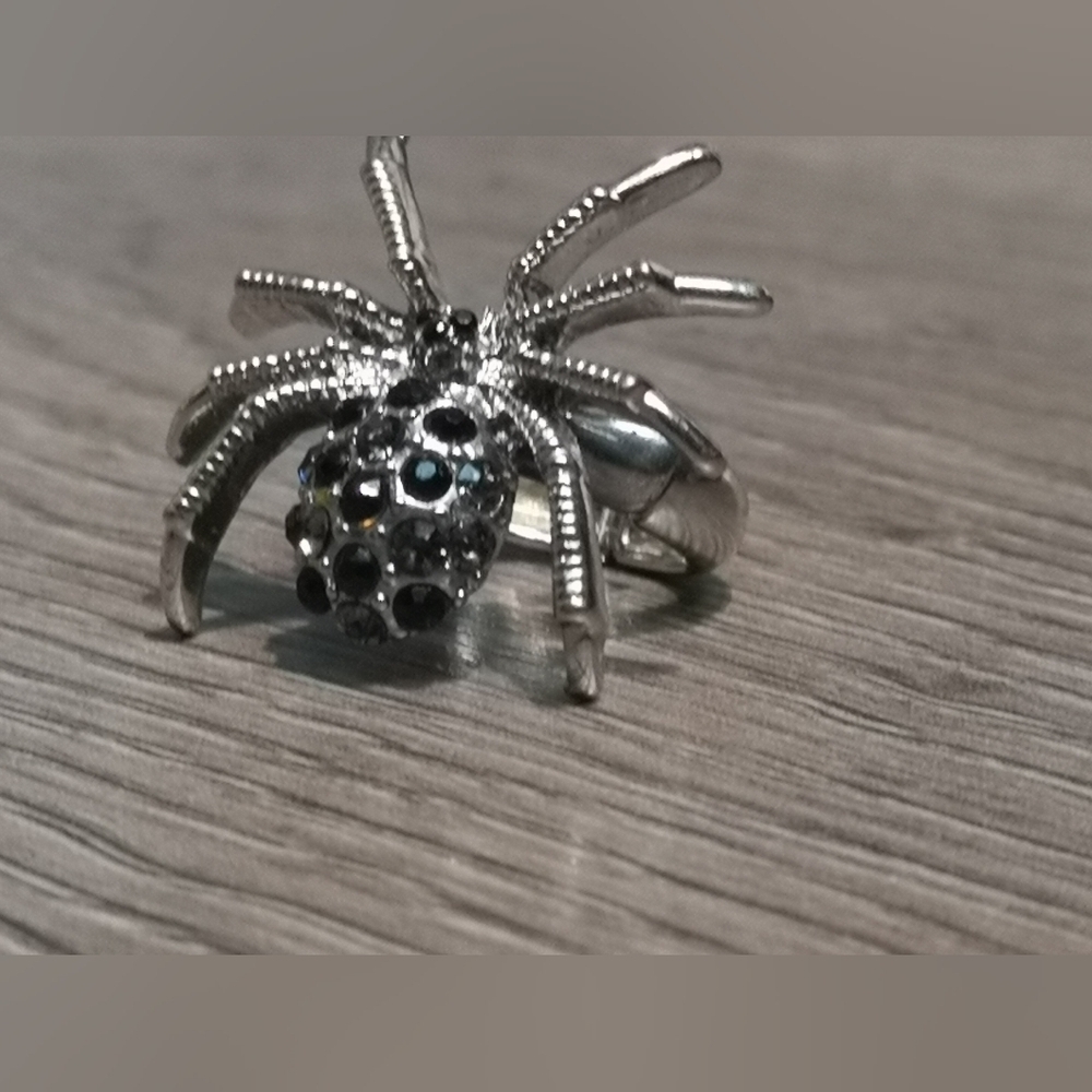 Vintage 3D Faux Antique Silver Spider Ring with Metal & BLK Onyx, Adjustable sz